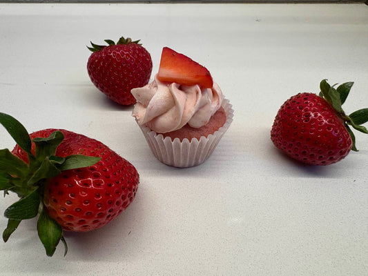 Strawberry Smile mini cupcake